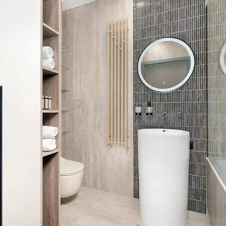 Modern With Garage And 3 Balconies In By Renters Prestige Apartman *