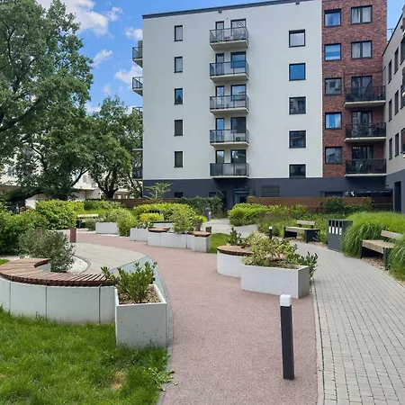 Modern With Garage And 3 Balconies In By Renters Prestige Apartman